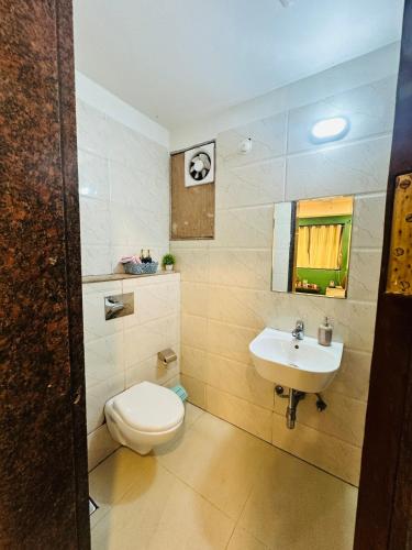 Koupelna v ubytování Chic Studio in Vagator with Pool access nr beach