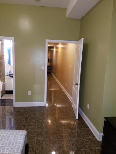 Φωτογραφία από το άλμπουμ του Beautiful 3BR 3BA Condo with free parking near Downtown Washington DC στην Ουάσινγκτον
