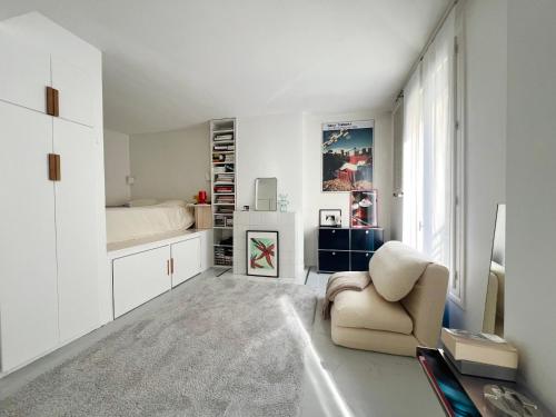 Cosy design arty apartment Paris 11