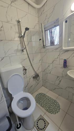 Ένα μπάνιο στο 2 room apartment 15 minutes from Unirii
