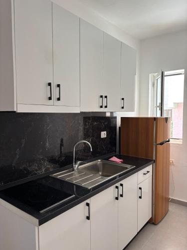 Kuhinja ili čajna kuhinja u objektu Vila Erand