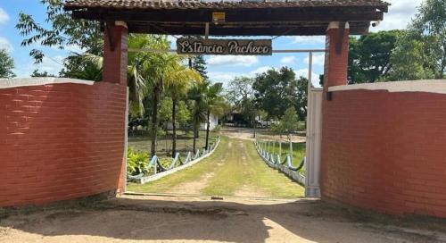 Taman di luar Fazenda Cantinho in the Sky