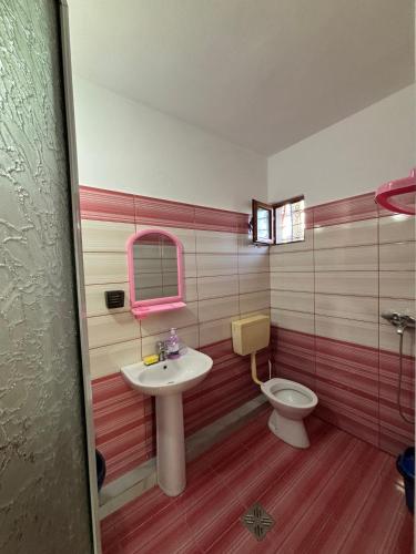 Kupatilo u objektu Vila Erand