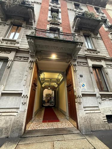 Luxury Design 1BR 1BA High Ceilings Central Milan
