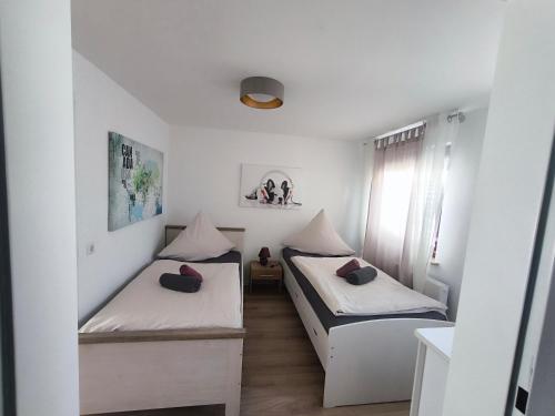 Postel nebo postele na pokoji v ubytování La Casa Suciu