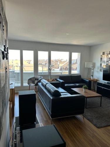 Χώρος καθιστικού στο BASELiving Luxury Suite - Near ESC - Bahnhof SBB - St Jakob