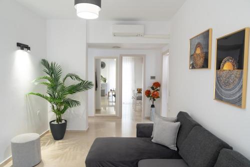 ThAeros Central Apartment Near the Beach!