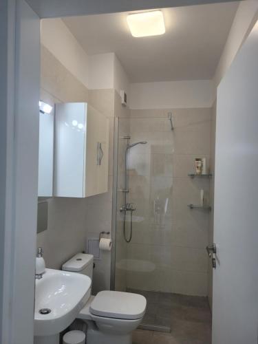 Ένα μπάνιο στο Allview apartment