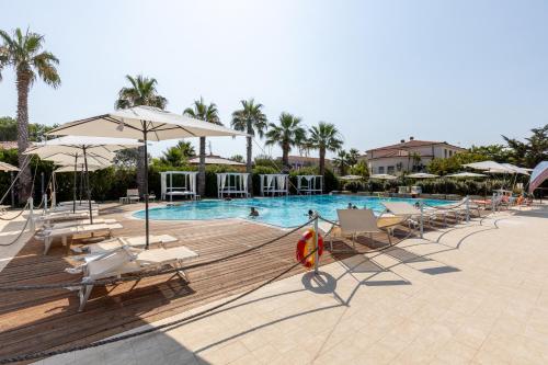 Πισίνα στο ή κοντά στο Residence sul mare all'interno del parco naturale con piscina