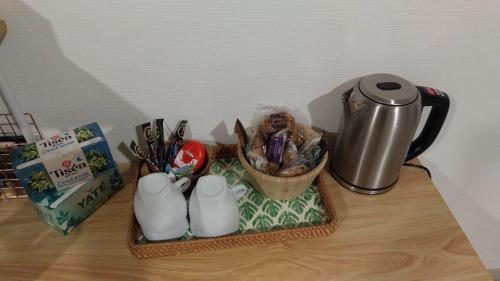 Příslušenství pro přípravu čaje a kávy v ubytování Halte convivial,plein centre, wifi ,parking