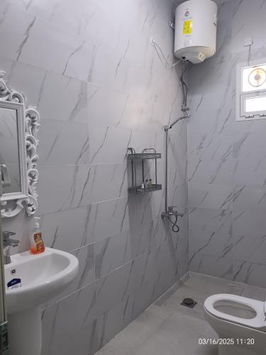 Un baño de HAWAKOM JABAL SHAMS REST house