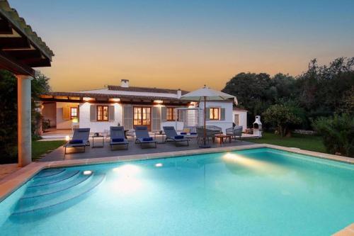 Relax just outside Pollensa recently renovated by Renthousing
