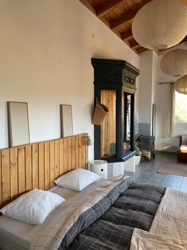 a bedroom with two beds in a room at San Bartolome Etxea in Ea