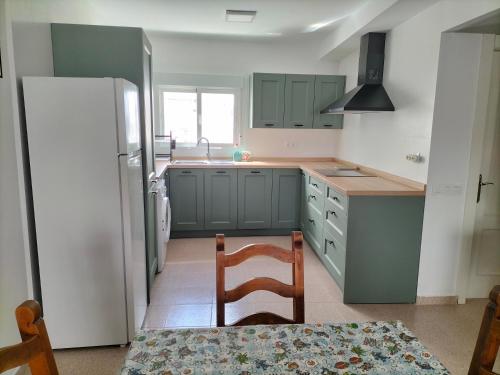 Dapur atau dapur kecil di Comodidad en AGUAMARGA!