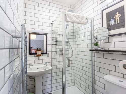 חדר רחצה ב-Norbury House Stylish Accommodation