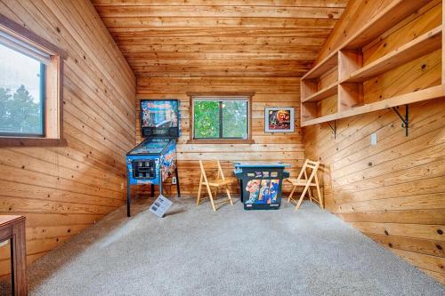 Galería fotográfica de Embrace the Seasons' Sweetness Discover the Serene Beauty of Cole Ridge Chalet en Kelseyville