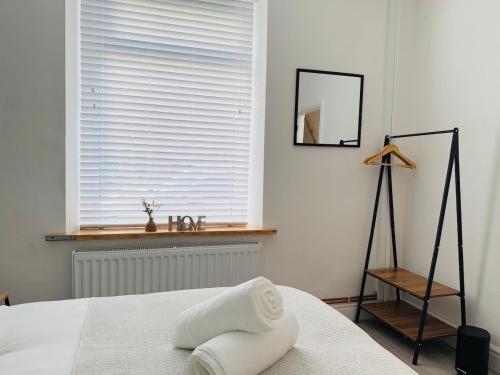 Cama o camas de una habitación en Comfy 4 Bed Home - Port Talbot - Perfect for Contractors & Families
