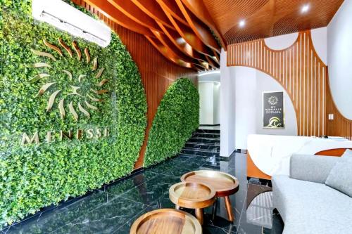 Prostor za sedenje u objektu Stylish Condo with Roof top Ocean views near Mamitas Beach and 5th AVE