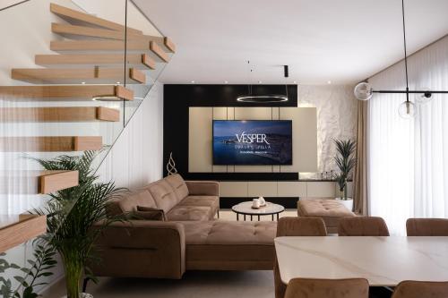 Luxury Villa Vesper- Heated Pool, Hot Tub, Rooftop terrace, Gym