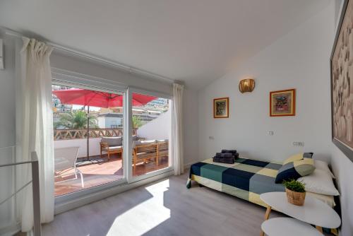 Las Palmeras beach duplex penthouse