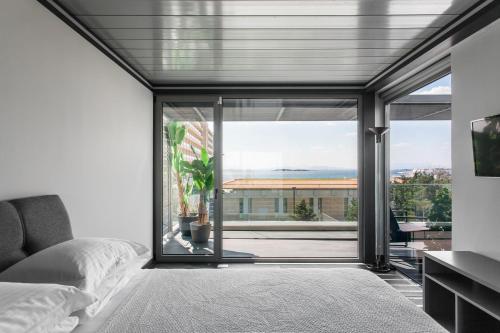 Raise Infinity Blue Penthouse