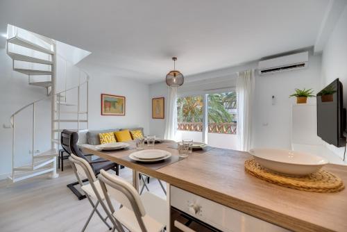 Las Palmeras beach duplex penthouse
