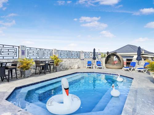 Πισίνα στο ή κοντά στο Hospitality Expert Bts 10BR Pool Beach