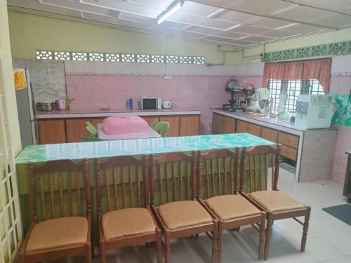 Fotografie z fotogalerie ubytování Homestay Che Mas v destinaci Jertih