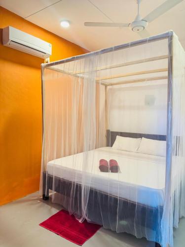 Postel nebo postele na pokoji v ubytování Uluwatu Surf Hostel