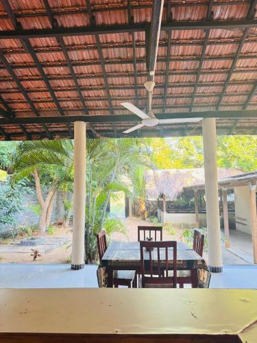 Patio nebo venkovní prostory v ubytování Uluwatu Surf Hostel
