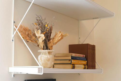 Perpustakaan di apartmen