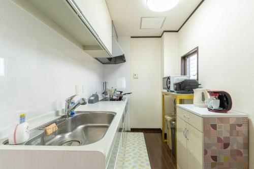 6 Min to Namba, Entire Rental for up to 10 Guests