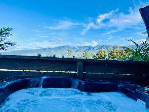 別荘から撮影された、または一般的な山の景色