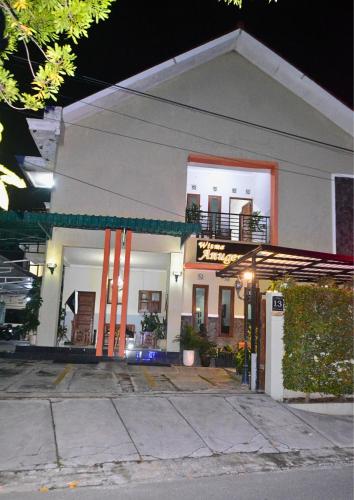 El edificio en el que está la casa de huéspedes