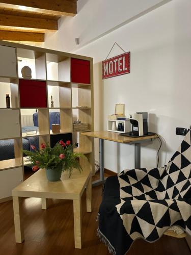 Casa di Chloe - A pochi passi dai Navigli Bocconi-NABA-IULM -Raggiungile il Duomo a piedi