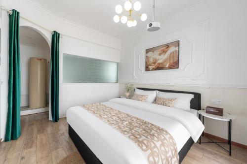 Postel nebo postele na pokoji v ubytování Lsles Designer River View B&B