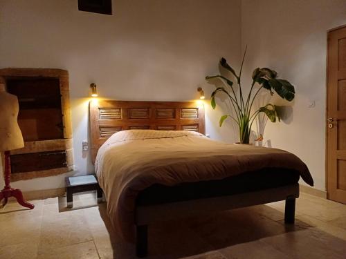 Maison médiévale Beaujolaise 17e siècle Authenticité Calme