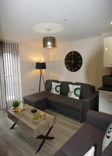 2 Bed 2 Bath Apartment Close to City Ctre Sleeps 5 -Free Parking photo 20