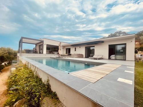 Architect's Villa - 10-12 people - Pool - 4 bedrooms
