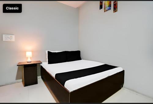 Gallery image of Selfie Rooms in Surat