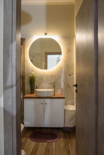Modern Flat in Exarchia