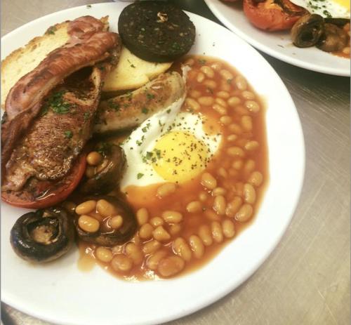 Jídlo v luxury tent nebo okolí