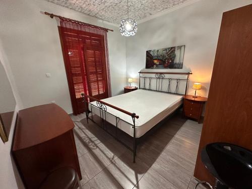 Къща с четири спални двор с барбекю