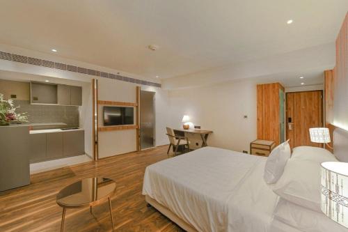 Welcomhotel by ITC Hotels, Ashram Road, Ahmedabadにあるキッチンまたは簡易キッチン