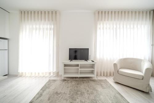 Central Lodge Studio by House and People