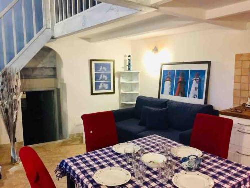 Old Town, 2 bedrooms, 1 living room, mezzanine with bed