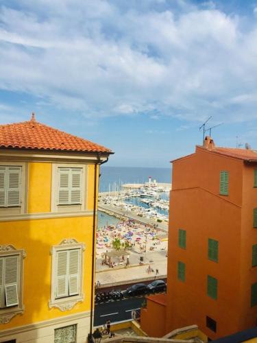 Old Town, 2 bedrooms, 1 living room, mezzanine with bed