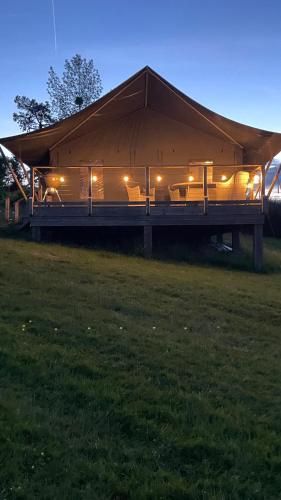 Φωτογραφία από το άλμπουμ του Darnells Farm Glamping σε Linton