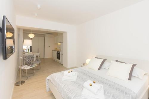 New near beach apartments 123