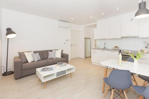 New near beach apartments 123